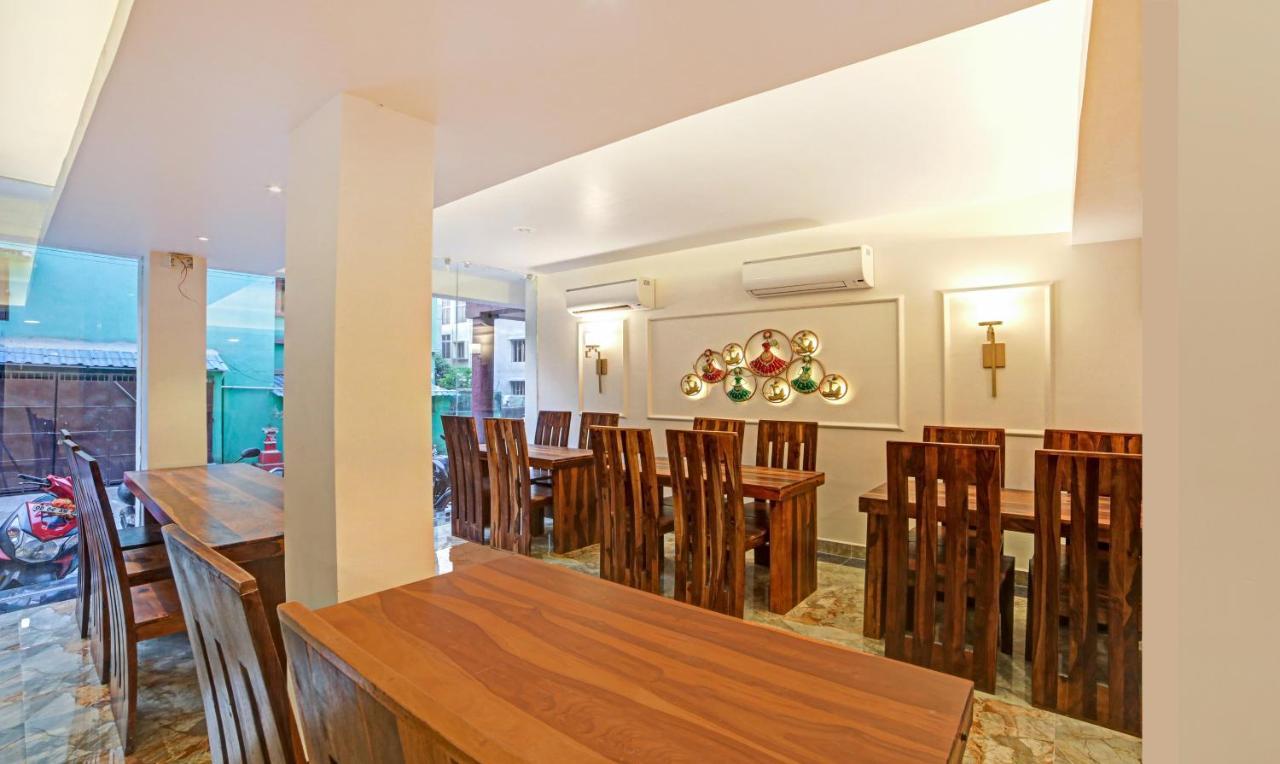 Treebo Lazystay Elite Bhubaneswar Buitenkant foto