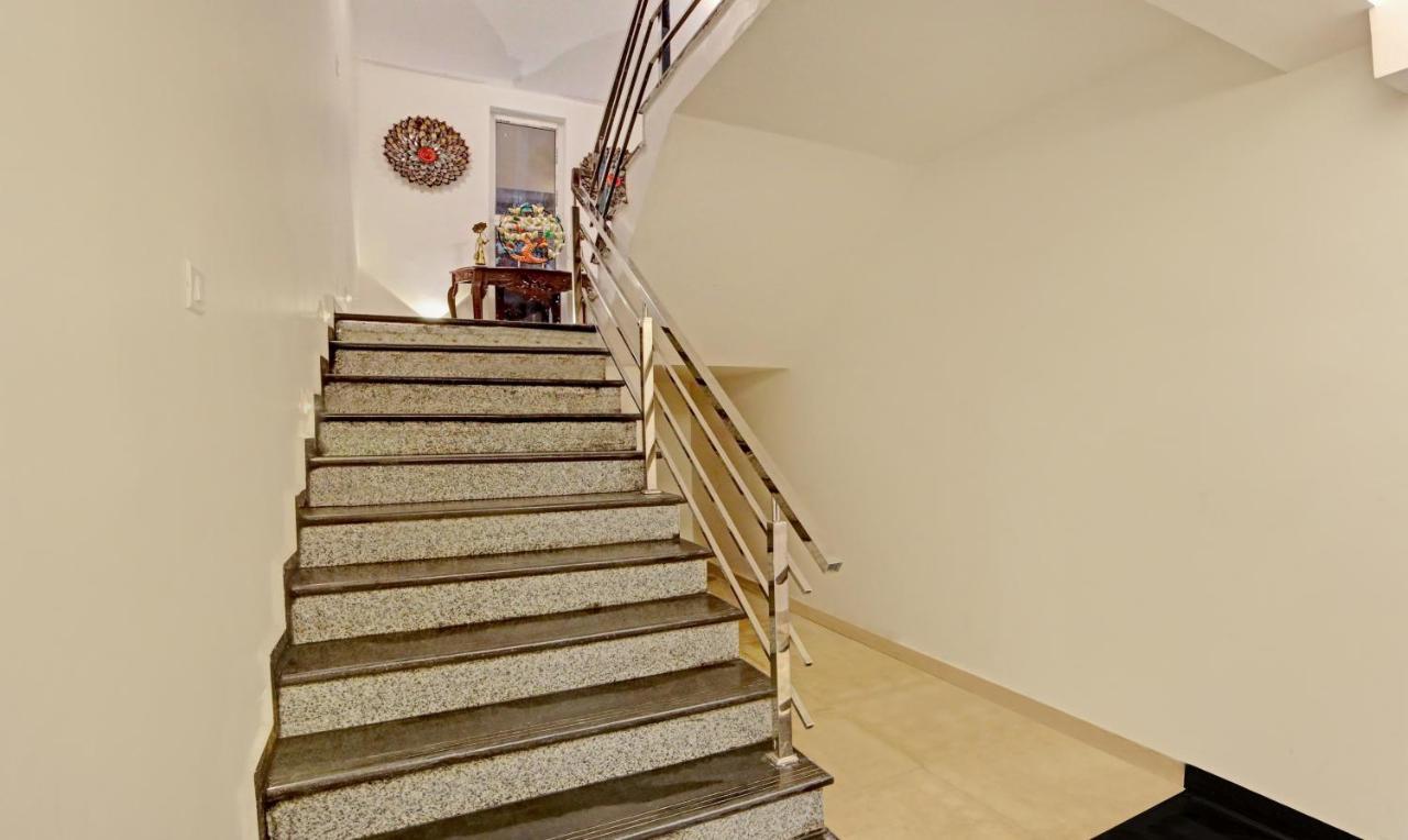 Treebo Lazystay Elite Bhubaneswar Buitenkant foto