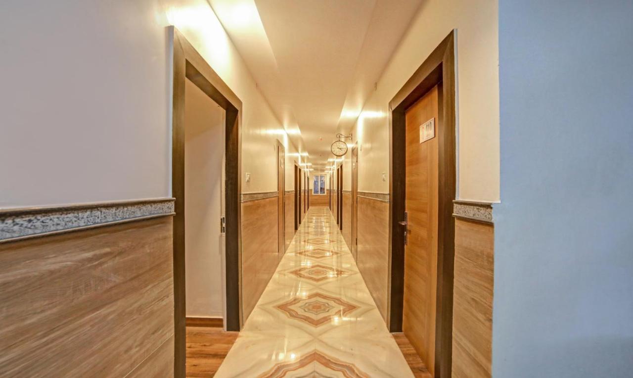 Treebo Lazystay Elite Bhubaneswar Buitenkant foto
